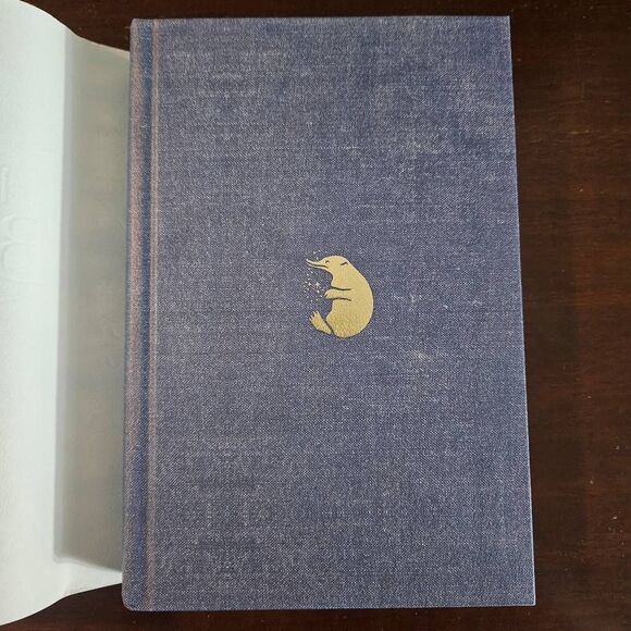 4 for $50 🎃 Fantastic Beasts and Where to Find Them The Original Screenplay - Picture 5 of 5